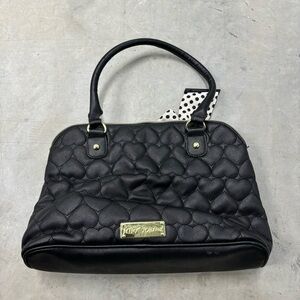 Betsey Johnson Quilted Heart Leo Purse Bow Charm Hand Bag‎